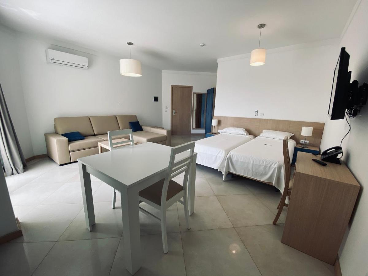 Aparthotel Nhaterra Santa Maria Exterior photo